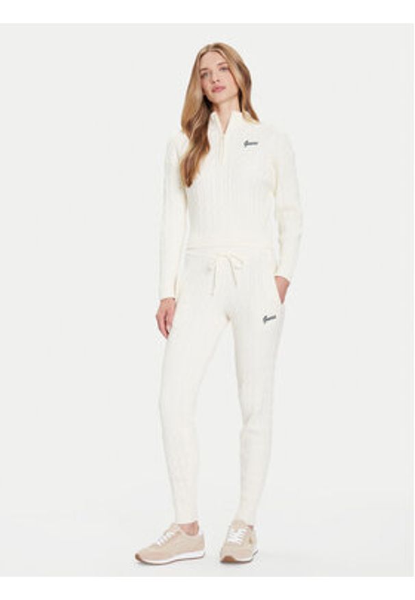 Guess Spodnie dzianinowe V5BB20 Z0572 Écru Regular Fit. Materiał: syntetyk