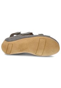 Szare Sandały Pollonus Wygodne Skórzane Buty Damskie. Okazja: na co dzień. Zapięcie: rzepy. Kolor: szary. Materiał: skóra. Sezon: lato. Styl: casual, elegancki