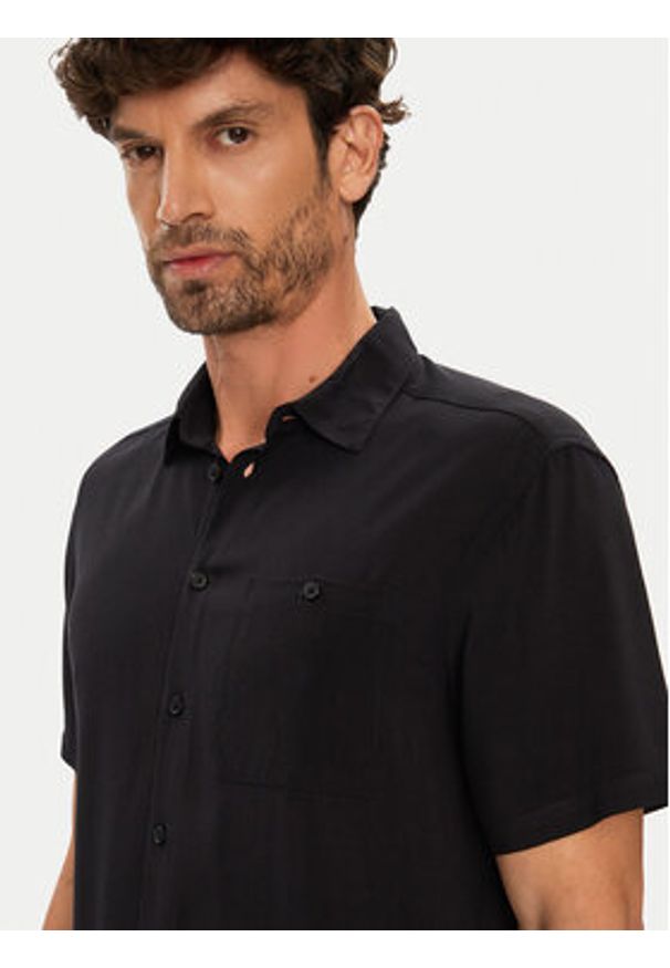 Blend Koszula 20716363 Czarny Regular Fit. Kolor: czarny. Materiał: wiskoza