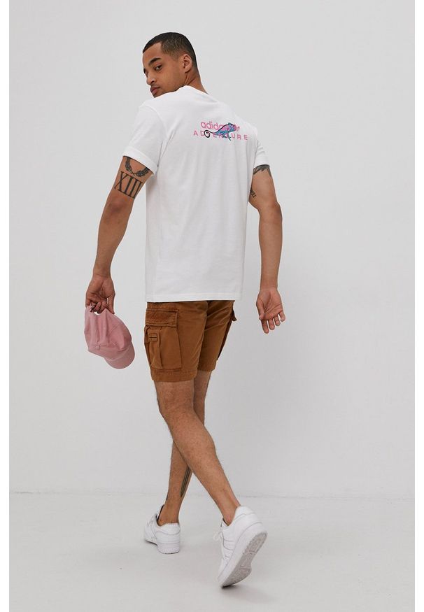adidas Originals - T-shirt. Okazja: na co dzień. Kolor: biały. Wzór: nadruk. Styl: casual