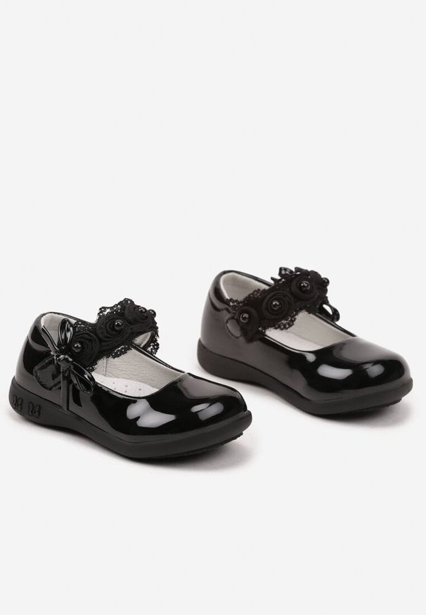 Born2be - Czarne Balerinki Lakierowane ze Skórzaną Wkładką Zapinane na Rzep z Kokardą Relisen. Zapięcie: rzepy. Kolor: czarny. Materiał: lakier, skóra