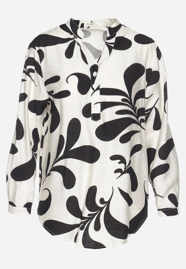 Born2be - Czarno-Biała Koszulowa Bluzka z Wiskozy w Roślinny Wzór z Dekoltem w Serek Koladoretia. Typ kołnierza: dekolt w serek. Kolor: czarny. Materiał: wiskoza. Długość rękawa: długi rękaw. Długość: długie. Styl: elegancki