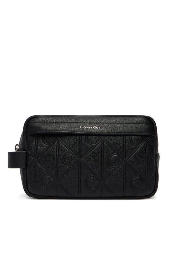 Calvin Klein Kosmetyczka Xl Emblem Aop Embo?Ss Dopp Kit LV04D1179G Czarny. Kolor: czarny. Materiał: skóra