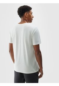4f - 4F T-shirt regular z nadrukiem męski - biały XL. Okazja: na co dzień. Kolor: biały. Materiał: dzianina, jersey, bawełna. Wzór: nadruk. Styl: sportowy, klasyczny, casual