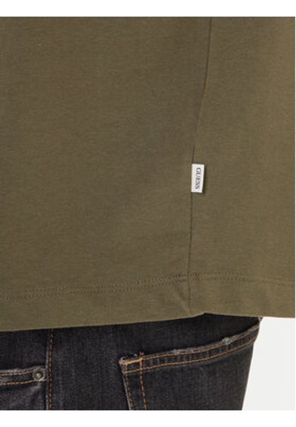 Guess Jeans T-Shirt M4YI46 K8FQ4 Khaki Regular Fit. Kolor: brązowy. Materiał: bawełna