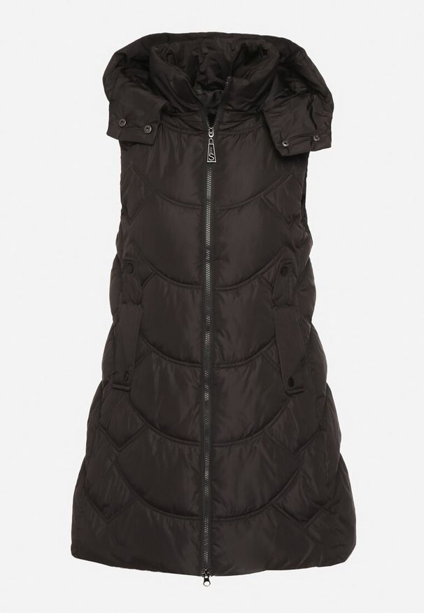 Born2be - Czarna Kamizelka z Odpinanym Kapturem Ozdobiona Pikowaniem Tulira. Okazja: na co dzień. Kolor: czarny. Materiał: jeans. Wzór: aplikacja. Styl: casual, elegancki, klasyczny