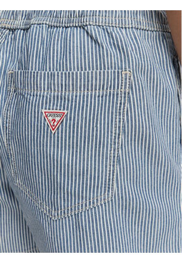Guess Jeans Szorty jeansowe W6GD53 D7881 Niebieski Regular Fit. Kolor: niebieski. Materiał: bawełna