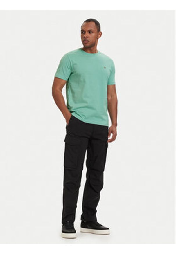 GANT - Gant T-Shirt Shield 2003184 Turkusowy Regular Fit. Kolor: turkusowy. Materiał: bawełna