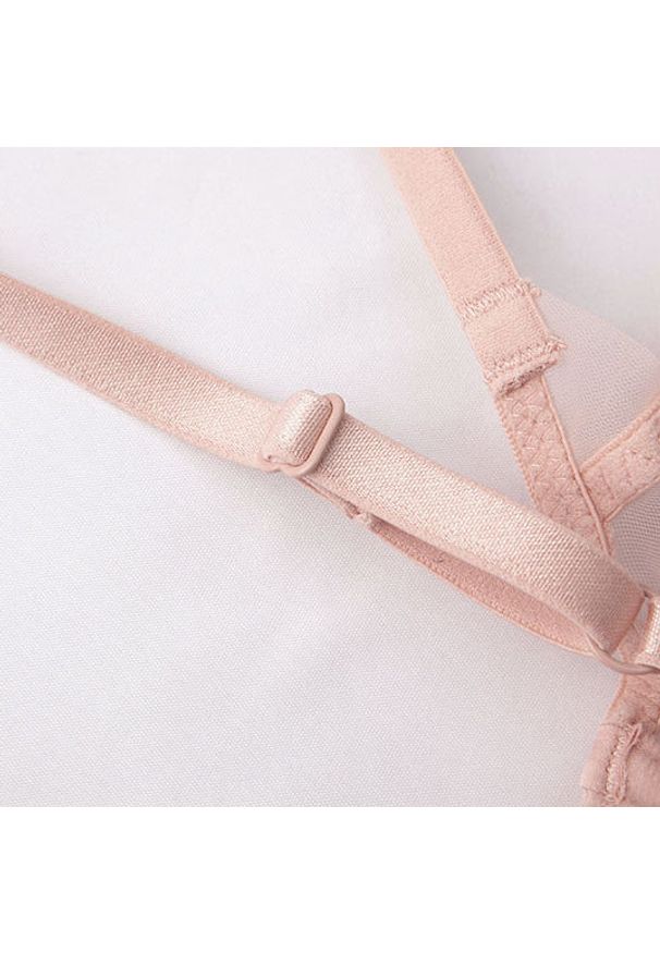 Intica - Komplet bielizny z delikatnego materiału Gabrijela. Kolor: czerwony. Materiał: materiał