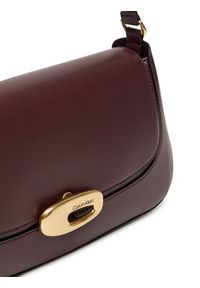 Calvin Klein Torebka Hardware Flap Shoulder Bag LV04F3146G Bordowy. Kolor: czerwony. Materiał: skórzane #4