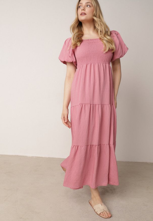 Born2be - Różowa Wiskozowa Sukienka z Bufiastymi Rękawami i Marszczoną Górą Liones. Okazja: na co dzień. Kolor: różowy. Materiał: wiskoza. Długość rękawa: krótki rękaw. Sezon: lato. Typ sukienki: proste. Styl: wakacyjny, casual