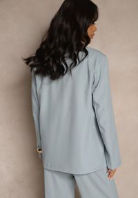Renee - Niebieska Marynarka Dwurzędowa z Usztywnionymi Ramionami Emivori. Okazja: na co dzień. Kolor: niebieski. Materiał: jeans. Styl: casual, elegancki #3