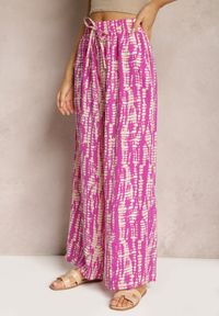 Renee - Fioletowe Spodnie z Szerokimi Nogawkami z Abstrakcyjnym Wzorem i Gumką w Pasie Sarieta. Kolor: fioletowy #5