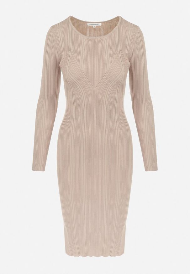 Born2be - Beżowa Sukienka Dopasowana z Prążkowanej Wiskozy Khadija. Okazja: na co dzień. Kolor: beżowy. Wzór: jednolity. Typ sukienki: bodycon. Materiał: wiskoza, prążkowany. Długość rękawa: długi rękaw. Sezon: zima, jesień. Styl: klasyczny, casual. Długość: midi