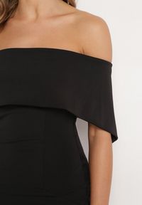 Born2be - Czarna Klasyczna Dopasowana Sukienka z Wywiniętym Dekoltem Luvlia. Okazja: na randkę, na spacer. Kolor: czarny. Materiał: tkanina. Wzór: gładki. Typ sukienki: proste. Styl: klasyczny #7