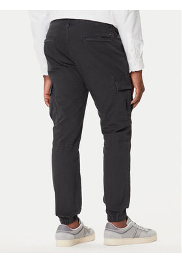 Tommy Jeans Joggery Austin DM0DM21791 Czarny Slim Fit. Kolor: czarny. Materiał: bawełna