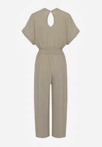 Renee - Ciemnozielony Taliowany Kombinezon z Wiskozy Zapinany na Guziki Frisea. Kolor: zielony. Materiał: wiskoza #7