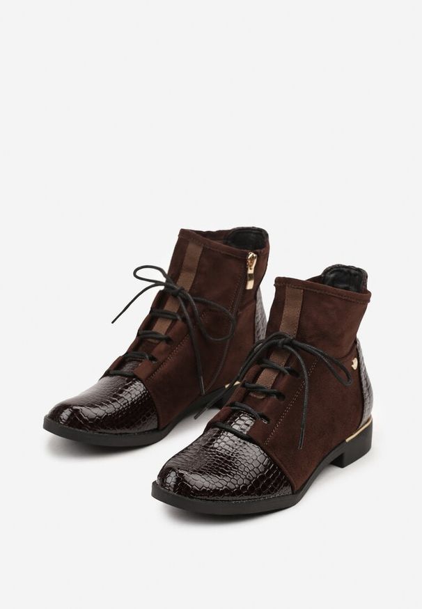 Born2be - Brązowe Botki Typu Trzewiki Vices z Tłoczonymi Wstawkami Afridda. Kolor: brązowy. Materiał: skóra