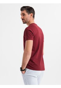 Ombre Clothing - Bawełniana klasyczna męska koszulka z dekoltem w serek BASIC – bordowa V10 - Rozmiar: XL. Typ kołnierza: dekolt w serek. Kolor: czerwony. Materiał: bawełna. Styl: klasyczny #2