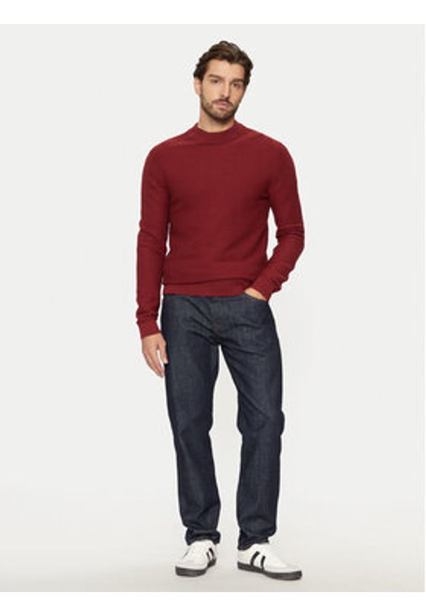 Selected Homme Sweter Tion 16095640 Czerwony Regular Fit. Kolor: czerwony. Materiał: bawełna