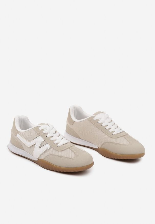 Born2be - Beżowe Sneakersy Tenisówki z Ozdobną Boczną Naszywką Ranilsa. Okazja: na co dzień. Kolor: beżowy. Materiał: jeans. Wzór: aplikacja. Obcas: na płaskiej podeszwie