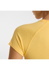 Koszulka damska New Balance WT51223CEE – żółta. Kolor: żółty. Materiał: tkanina, poliester, materiał #3