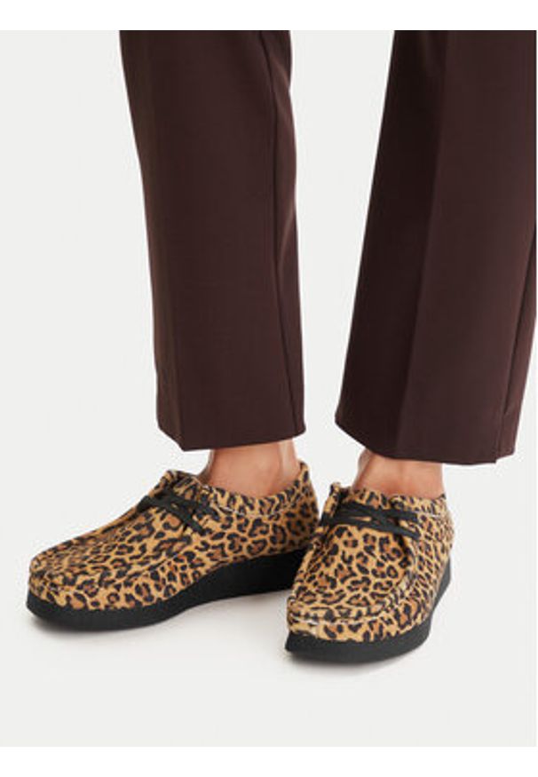 Clarks Półbuty WallabeeEVOSh 26184612 Brązowy. Kolor: brązowy. Materiał: skóra, zamsz