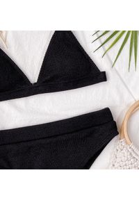 Intica - Bikini z figami regulowane na plażę Nellya. Kolor: czarny. Materiał: materiał. Wzór: aplikacja #4