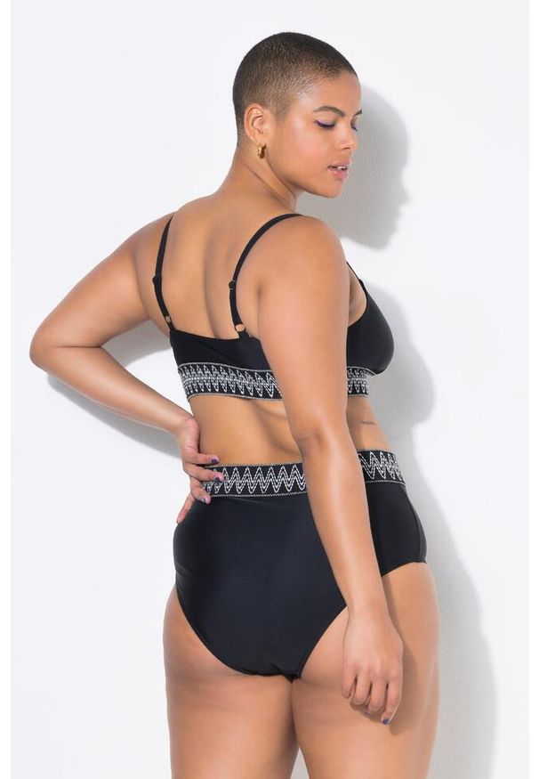 ULLA POPKEN - Damska Góra od bikini miękkie miseczki pas pod biustem z haftem. Kolekcja: plus size. Kolor: czarny. Materiał: poliester, elastan, poliamid, materiał. Wzór: haft