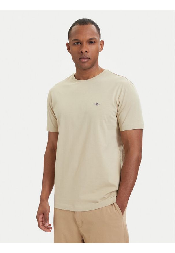GANT - Gant T-Shirt Shield 2003184 Beżowy Regular Fit. Kolor: beżowy. Materiał: bawełna