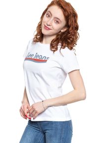 Lee - LEE T SHIRT DAMSKI CREW NECK TEE BRIGHT WHITE L41LETLJ. Okazja: na uczelnię. Materiał: bawełna, jeans, denim, materiał. Długość rękawa: krótki rękaw. Długość: krótkie. Wzór: kolorowy, nadruk, napisy. Sezon: lato. Styl: sportowy, klasyczny