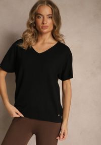 Renee - Czarny T-shirt z Dzianiny z Dekoltem w Serek Fenalise. Okazja: na co dzień. Typ kołnierza: dekolt w serek. Kolor: czarny. Materiał: dzianina. Wzór: aplikacja. Styl: casual