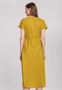 Renee - Żółta Sukienka Obstructor. Kolor: żółty. Długość rękawa: krótki rękaw. Wzór: aplikacja. Sezon: wiosna, lato. Długość: midi #3