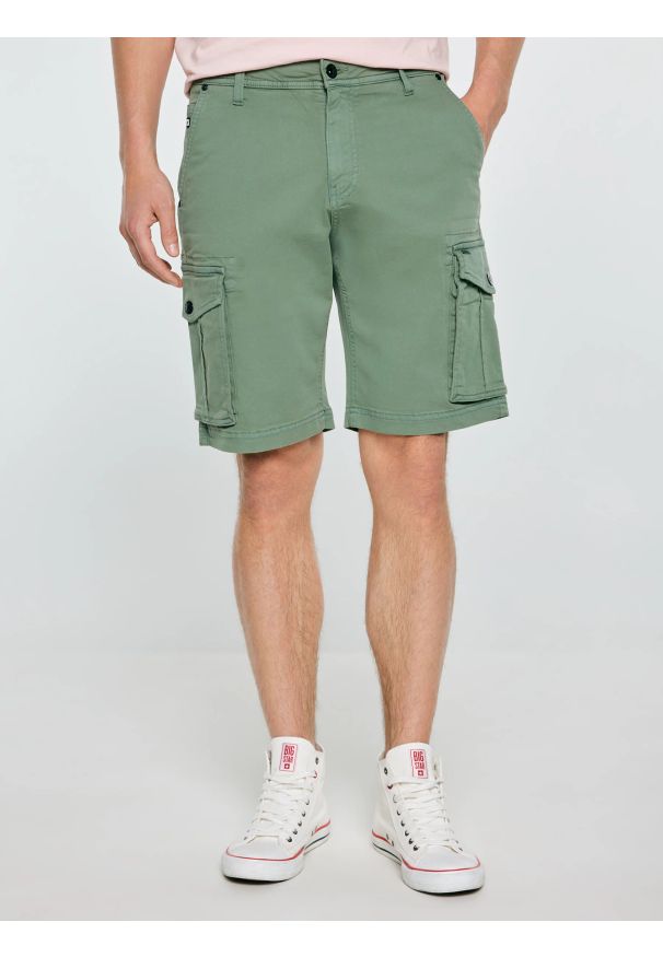 Big-Star - Szorty męskie z kieszeniami cargo khaki Morrise 303. Okazja: na co dzień. Kolor: zielony. Materiał: materiał, bawełna, elastan. Styl: casual, sportowy