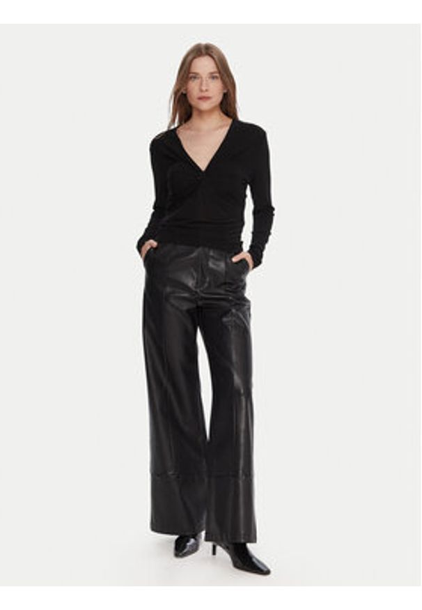 Lola Casademunt by Maite Bluzka MF2515029 Czarny Slim Fit. Kolor: czarny. Materiał: wiskoza