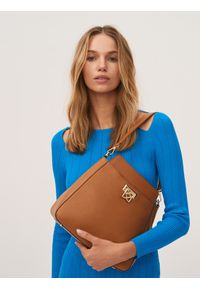 Kazar - Jasnobrązowa sztywna torebka na ramię ze skóry. Kolor: brązowy. Wzór: aplikacja. Materiał: skórzane. Styl: elegancki, casual. Rodzaj torebki: na ramię #6