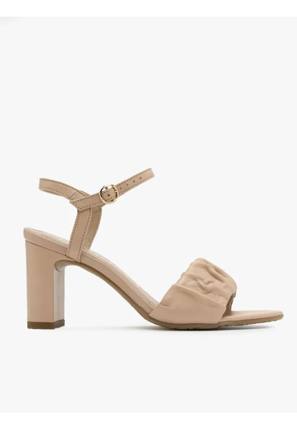 Ryłko - Beżowe sandały z ozdobną cholewką. Kolor: beżowy. Materiał: skóra. Obcas: na obcasie. Styl: street. Wysokość obcasa: średni