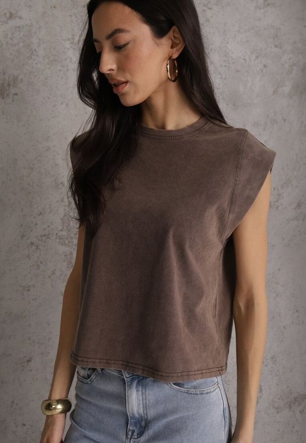 Renee - Brązowy Top z Bawełny w Stylu Grunge z Szeroką Linią Ramion Tezorea. Kolor: brązowy. Materiał: bawełna