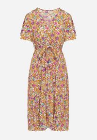 Born2be - Żółta Rozkloszowana Sukienka w Kwiaty z Kopertowym Dekoltem Plisowana Lanasira. Kolor: żółty. Wzór: kwiaty. Typ sukienki: kopertowe #6