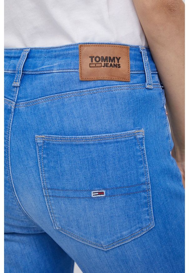 Tommy Jeans Jeansy Sylvia damskie high waist. Stan: podwyższony. Kolor: niebieski