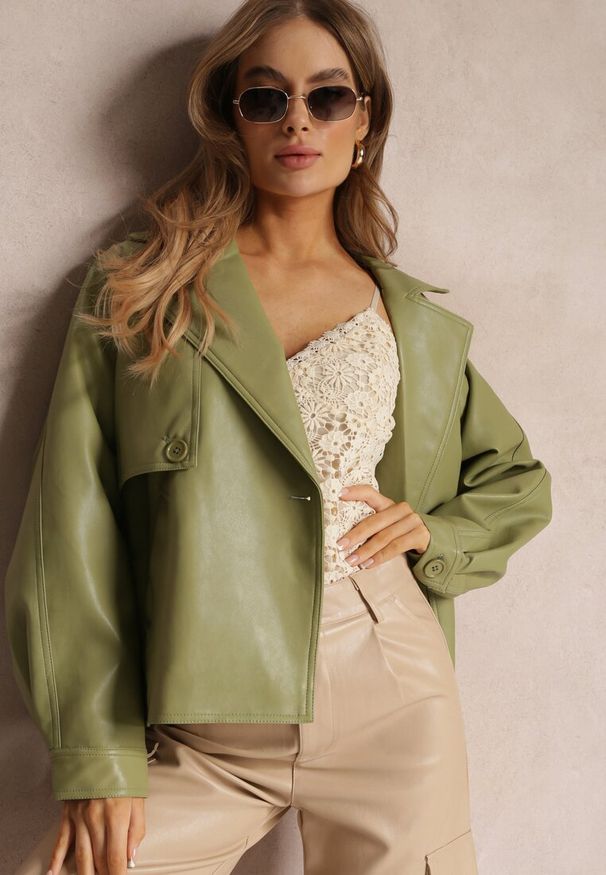 Renee - Zielona Jednorzędowa Kurtka Oversize z Imitacji Skóry i Paskiem Maxx. Kolor: zielony. Materiał: materiał, skóra