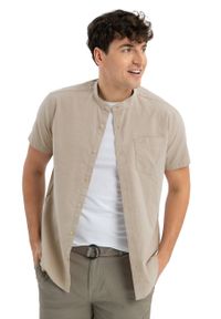 Volcano - Koszula z krótkim rękawem, Regular Fit, C-TRIFO. Typ kołnierza: kołnierzyk stójkowy. Kolekcja: plus size. Materiał: bawełna, materiał. Długość rękawa: krótki rękaw. Długość: krótkie. Wzór: aplikacja. Sezon: lato. Styl: klasyczny #1