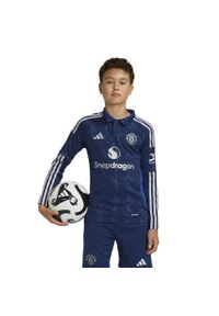 Adidas - Dziecięca koszulka wyjazdowa z długim rękawem Manchester United 2024/25. Kolor: niebieski. Materiał: materiał. Długość rękawa: długi rękaw. Długość: długie. Sport: piłka nożna #2