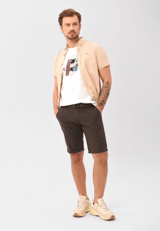 Volcano - Szorty chino z paskiem P-OXY. Okazja: na co dzień. Materiał: bawełna, włókno, materiał, elastan. Długość: krótkie. Styl: klasyczny, casual, elegancki