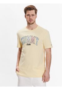 Tommy Jeans T-Shirt College Pop DM0DM16401 Żółty Regular Fit. Kolor: żółty. Materiał: bawełna #1