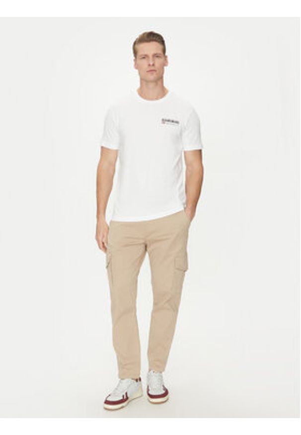 Napapijri T-Shirt Kasba NP0A4HQQ Biały Regular Fit. Kolor: biały. Materiał: bawełna