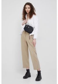Calvin Klein Jeans kardigan damski kolor beżowy lekki. Kolor: beżowy. Materiał: dzianina, materiał. Długość rękawa: długi rękaw. Długość: długie