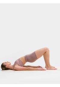4f - 4F Legginsy krótkie do jogi z materiałów z recyklingu damskie XL. Kolor: brązowy. Materiał: materiał. Długość: krótkie. Sport: joga i pilates