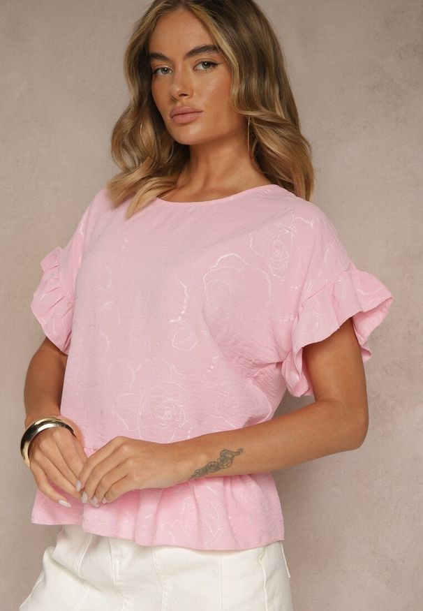 Renee - Różowa Bluzka Oversize Ozdobiona Falbanami Liriele. Okazja: na co dzień. Kolor: różowy. Materiał: jeans. Wzór: aplikacja. Styl: casual