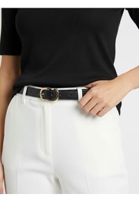 Sinsay - Pasek z imitacji skóry ze złotą klamrą - czarny. Kolor: czarny. Materiał: skóra #1